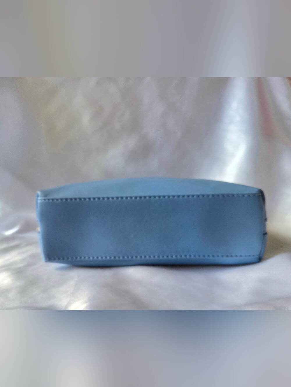 Salvatore Ferragamo Parfumes Cosmetic Pouch with Gold Plaque EUC - Picture 5 of 14